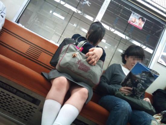 電車内素人盗撮エロ-54