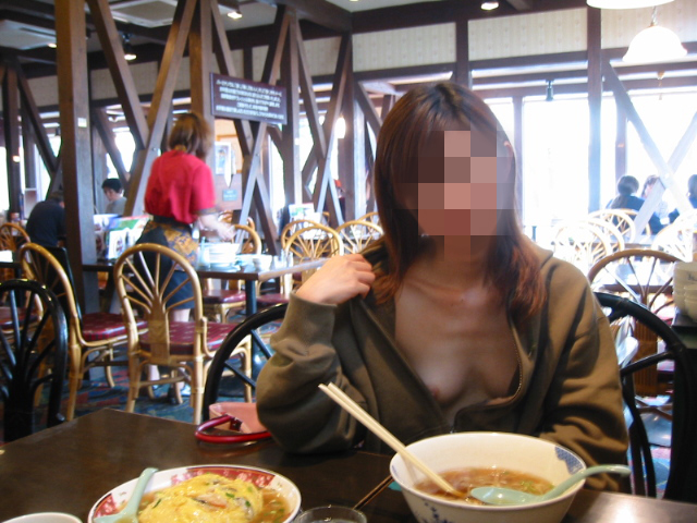 店内露出-8
