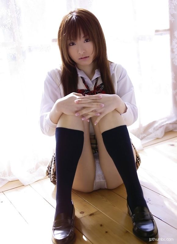 M字パンチラ制服-12