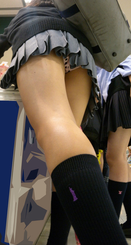 素人電車内パンチラ-8