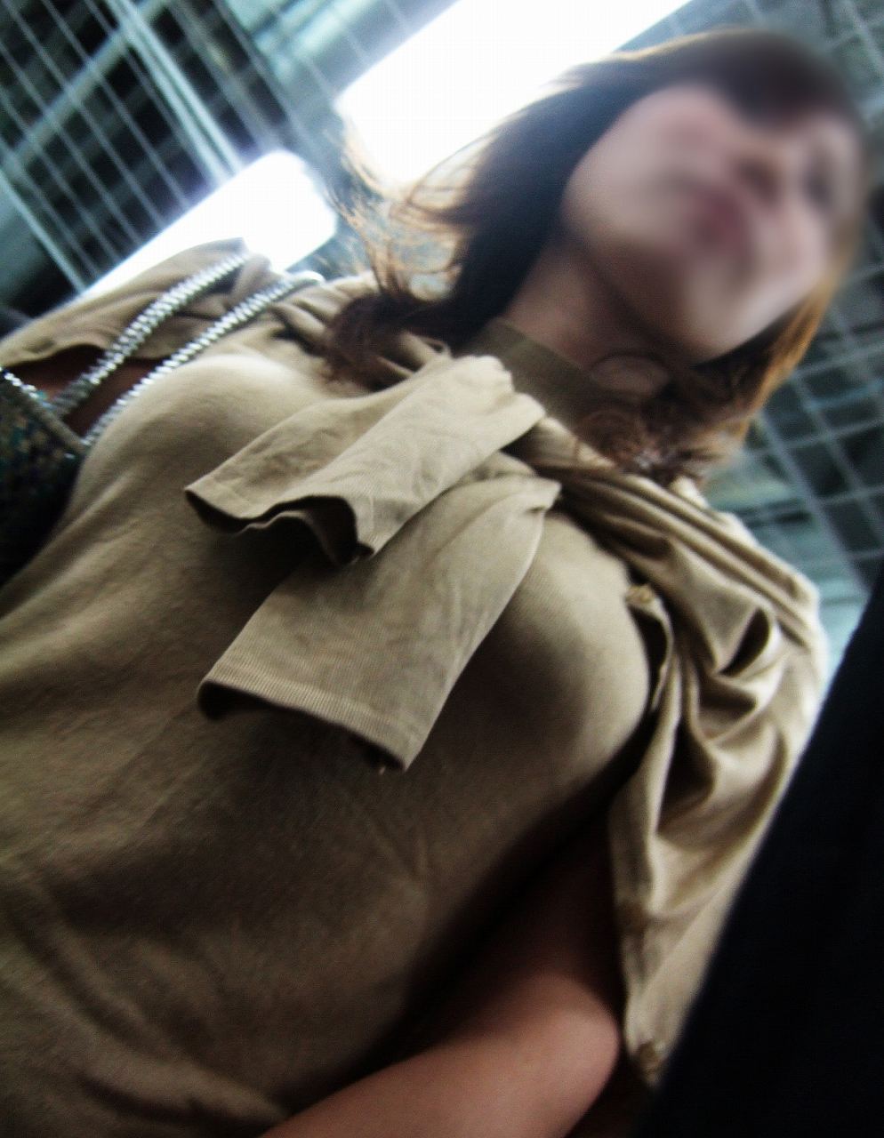 素人さんの着衣巨乳エロ-4