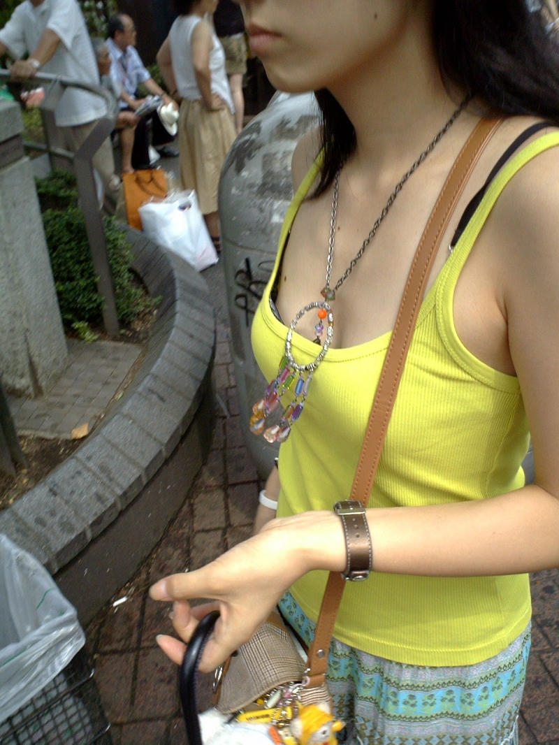 素人さんの着衣巨乳エロ-6