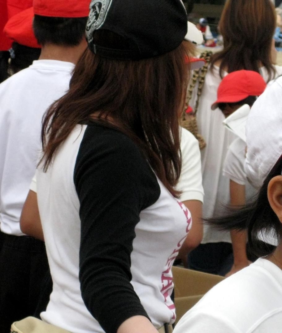 街で盗撮された着衣巨乳-5