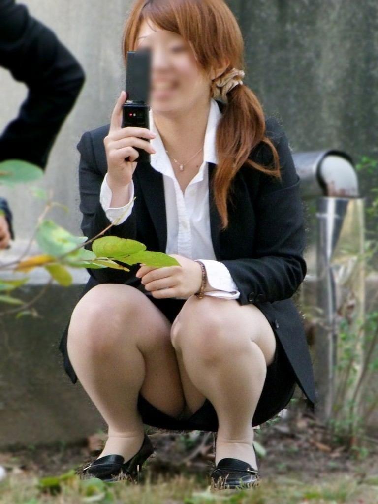 私生活で盗撮されたパンチラ-3